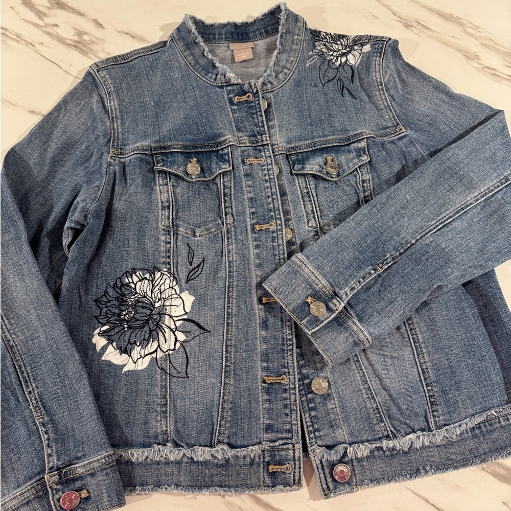 Chico's Frayed Edge and flower embroidery Denim Jacket 🤎
